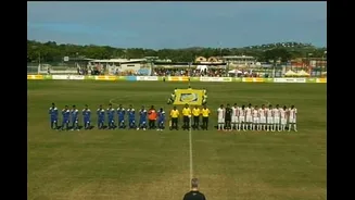 O time que só jogou três partidas internacionais e tomou 114 gols