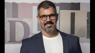 Evento de Juliano Cazarré para 'fortalecer homens' tem ingressos a mais de R$ 5 mil