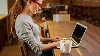 How Digital Marketing Micro Credentials Help College Graduates Stand Out In Competitive Hiring Markets