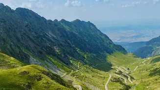 How Indian Youth Plan Wallet-Friendly Oman Road Trips Centred On Scenic Mountain Passes