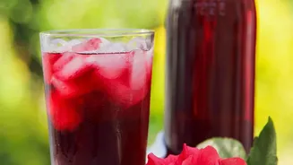 How Vetiver And Hibiscus Infusions Are Replacing Synthetic Iced Tea Syrups