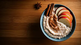 Whip Up Delicious Vegan Apple Cinnamon Oatmeal in 5 Minutes!