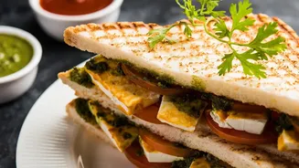 Make A Café-Inspired Vegetable Sandwich With Beetroot, Carrot, Cheese And Coriander Chutney