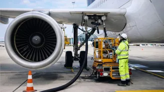 Jet fuel prices cut 27% for international airlines