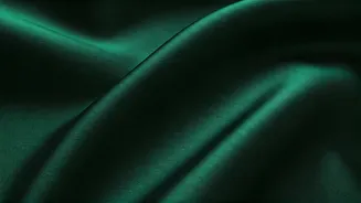 Chaitra Navratri 2026: Steal Emerald Envy from B-Town Divas for Day 2 Style