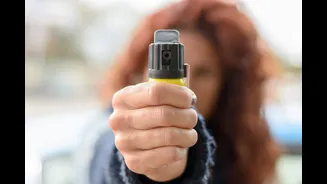 Mulheres e meninas já podem comprar spray de pimenta para defesa pessoal