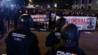 Madrid protesters demand Sanchez and Puente resign over Toledo crash