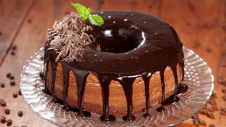 Para o lanche da tarde: bolo de café com chocolate