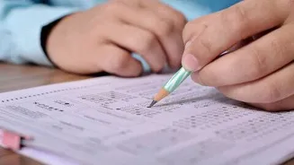 Maharashtra pauses autorickshaw drivers' Marathi test, sets August 15 review