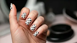 Chic Dots: The Timeless Appeal of Polka Dot Nails Reignited