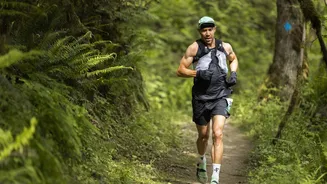 Trail running or fast hiking: Which is better for balance?
