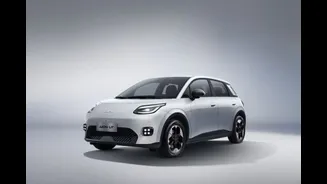 GAC Aion UT entra em pré-venda e terá autonomia maior que BYD Dolphin