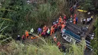 Guatemala: 15 dead, 19 injured as bus plunges into ravine