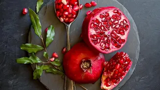 Five Breakfast Recipes That Make Use Of Pomegranate's Natural Colour