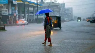 WATCH: Heavy Rain Lashes Bengaluru, IMD Issues Yellow Alert Amid Heavy Downpour