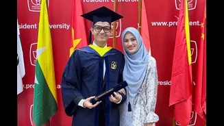 7 Potret Dude Harlino Wisuda S1 di Usia 45 Tahun