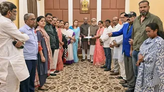 Supreme Court issues notices to 20 rebel TMC MPs