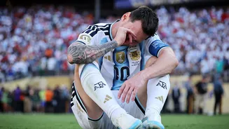 Messi chora após vice da Argentina na Copa do Mundo e é reverenciado no MetLife Stadium