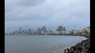 Rain and Gusty Winds Expected Over Arabian Sea