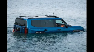 Confirmado para o Brasil, Jetour G700 ganha hélices e atravessa lago na China