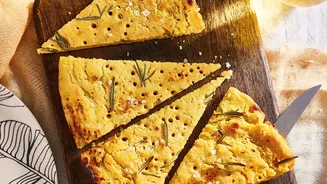 Like chickpea flour? This Italian snacks list is for you