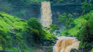 Monsoon Travel Checklist Features 10 Items Many First-Time Travellers Forget
