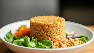 Crunchy Rice Is The Secret Behind This Popular Salad