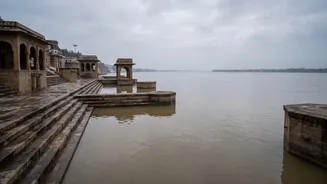 Ganga Flood Concerns In Varanasi: What Travellers Need To Know Today