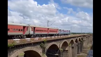 This Mumbai-Varanasi Express’ Name Was Inspired By A Famous Jaishankar Prasad Poem