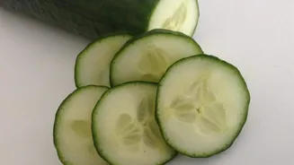 How to use cucumbers for sunburns