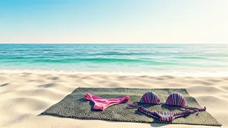 Bollywood Divas' Hottest Beachwear: Janhvi, Ananya & More Decode Vacation Style