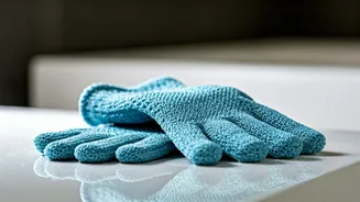 क्या आप चेहरे पर एक्सफ़ोलीएटिंग दस्ताने इस्तेमाल कर सकते हैं?