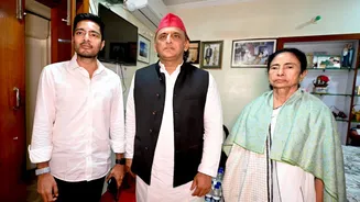 'Didi, You Have Not Lost': Akhilesh Tells Mamata After TMC's Bengal Poll Defeat
