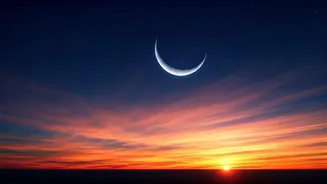 Spectacular Moon Venus Conjunction Sets Twilight Sky On Fire