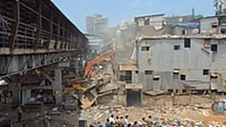 Mumbai Encroachment Crackdown: Massive Demolition Drive Begins In Bandra's Garib Nagar Days After Bombay High Court Order - VIDEO