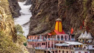 Fragile ecosystem at Yamunotri under threat: Devotees throw clothes in river; Priests urge clean practices