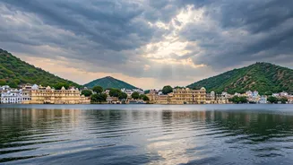 Rajasthan's Lake City Has Monsoon Moodboard Energy