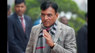 Sports Minister Mansukh Mandaviya Meets FMSCI To Push For F1's India Return