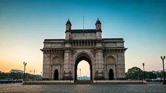 Mumbai's Republic Day: Explore Patriotic Landmarks!