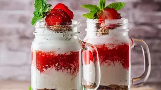 Quick Berry Parfait With Fruit And Yoghurt: Adjustable Sweetness Comes Into Focus