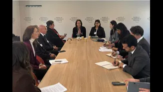 At Davos, Smriti Irani Highlights Pollution Crisis — Is Delhi Smog Now A Worldwide Wake-Up Call? AQI Face-Off Here