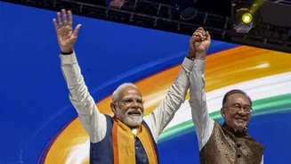 PM Modi and Malaysian PM Anwar Ibrahim Celebrate Indian Culture at Diaspora Event