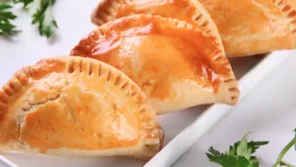 Pastel assado de frango com milho: receita com massa leve que derrete na boca