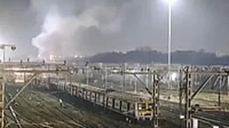 Mumbai Local Train Update: Fire In Muck Special Rake At Kurla Yard Briefly Disrupts Suburban Services