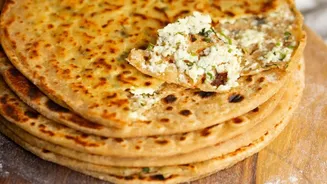 Gobhi paratha vs Paneer paratha? Which is better for weight loss and when to consume