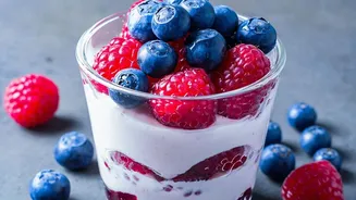 Quick Berry Parfait With Fruit And Yoghurt: Understanding Fresh Or Frozen Fruit Without The Hype