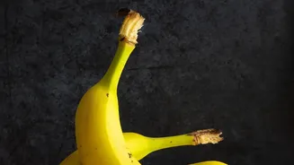 Bananas Ripen Faster Beside Apples, but Storage Can Control It