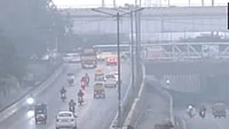 Delhi's Air Quality Stays 'Poor' For 3rd Day As AQI Slips To 285