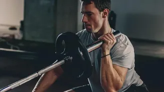 Why Hostel Students Rely On 20-Minute Squat And Plank Workouts For Fast Physical Results