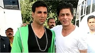 'Shakal Se 40, Akal Se 120': Akshay Kumar Pens Quirky Birthday Wish For Shah Rukh Khan As He Turns 60